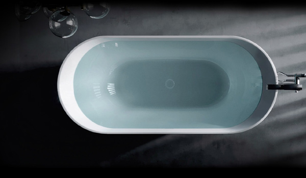 Bathtub with Bath Spout